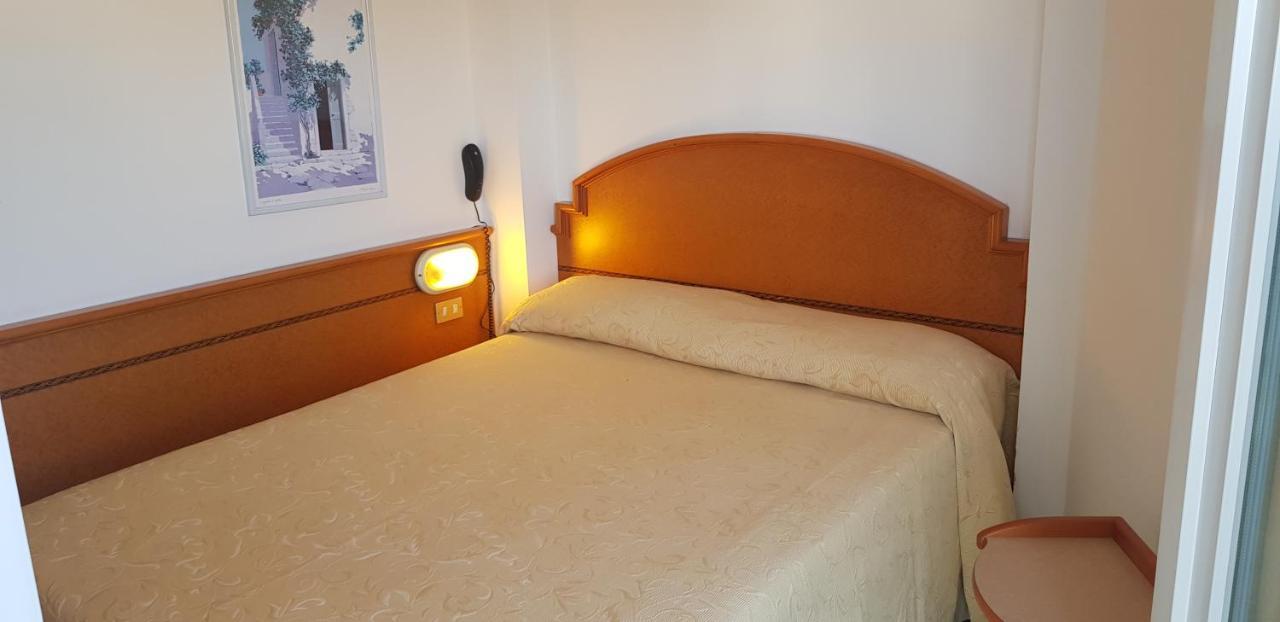 מילאנו מריטימה Hotel Monaco - Parcheggio Incluso Min 2 Gg מראה חיצוני תמונה