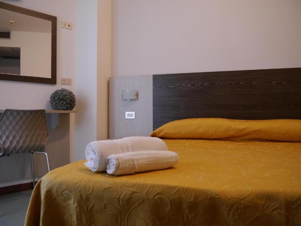 מילאנו מריטימה Hotel Monaco - Parcheggio Incluso Min 2 Gg מראה חיצוני תמונה