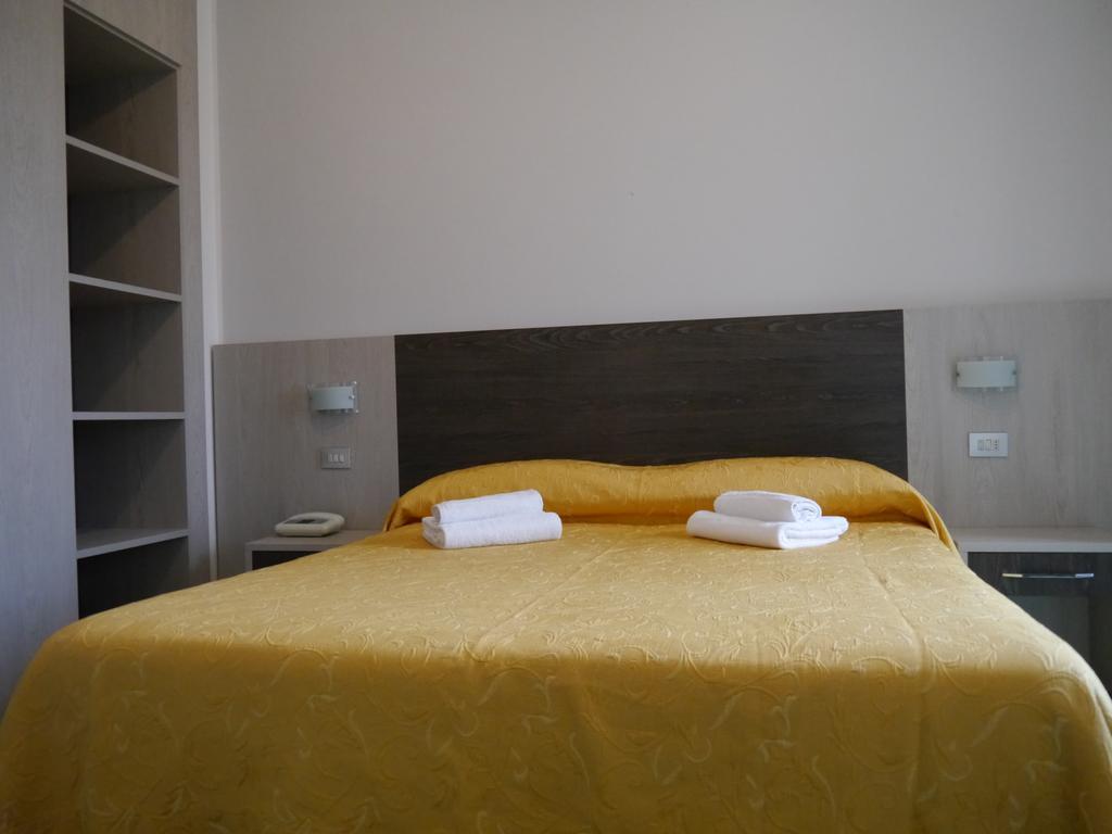 מילאנו מריטימה Hotel Monaco - Parcheggio Incluso Min 2 Gg מראה חיצוני תמונה