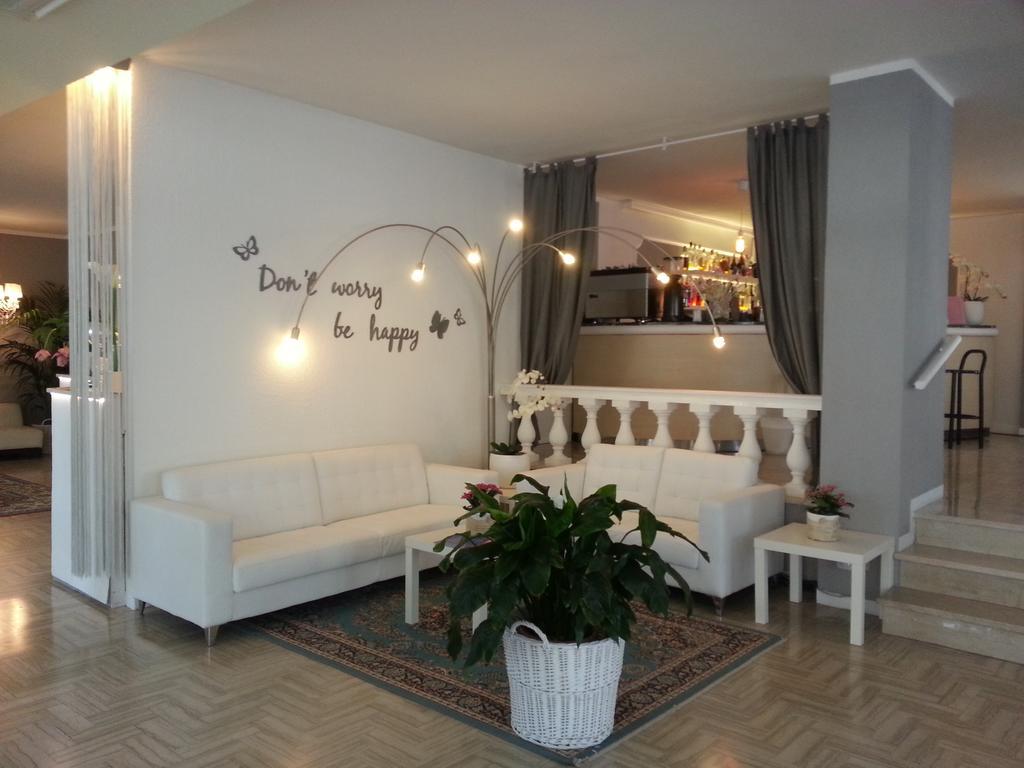 מילאנו מריטימה Hotel Monaco - Parcheggio Incluso Min 2 Gg מראה חיצוני תמונה